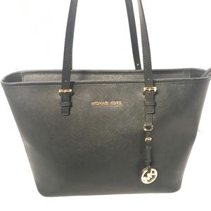 GUC - Michael Kors Jet Set Travel Medium Tote